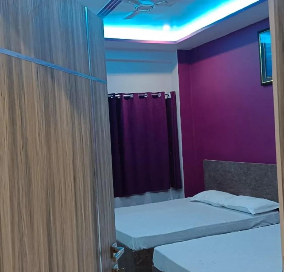 Hotel Goroomgo Kashi Inn Raj Ghat Varanasi Near Ganga Rajghat - Kashi Railway Station 500 - Kashi Vishwanath Temple - Hotel-At-Prime-Location Spacious-Room With-Wi-Fi & Parking Availability,