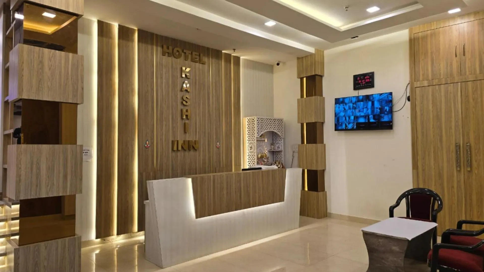 Goroomgo Kashi Inn Raj Ghat Varanasi Near Ganga Rajghat - Kashi Railway Station 500 - Kashi Vishwanath Temple - Hotel-At-Prime-Location Spacious-Room With-Wi-Fi & Parking Availability, 3*,